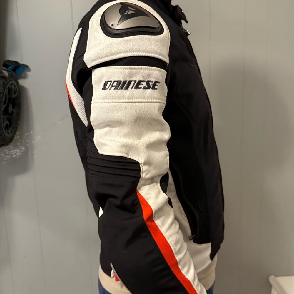 Dainese Men's motorcycle Jacket - Picture 5 of 10